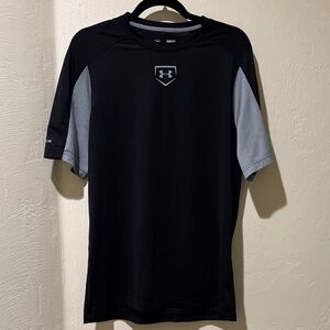 Under Armour Men's Black Tee with Gray Sleeves